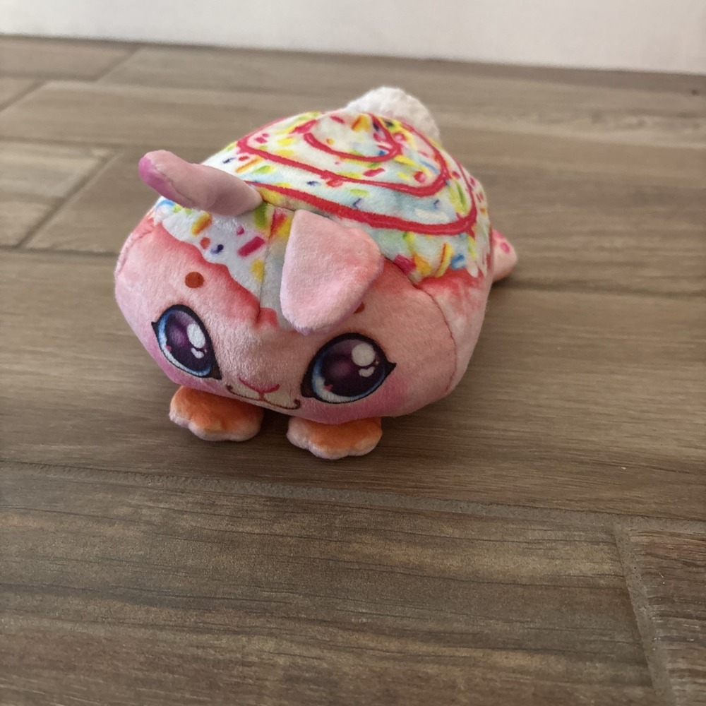 Cookeez Makery Baked Treatz BUNNY Cinnamon Swirl 6" Plush‎ Scented Works